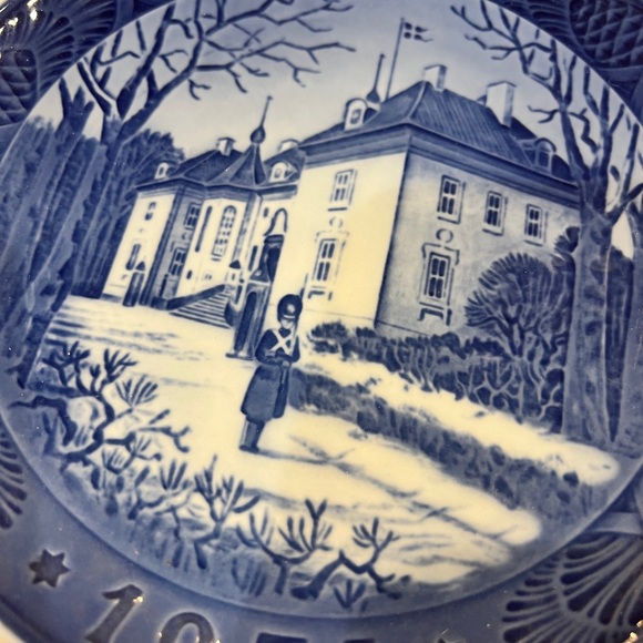 1970-1975 Royal Copenhagen Denmark Christmas Plates Lot of 6 - Picture 7 of 7